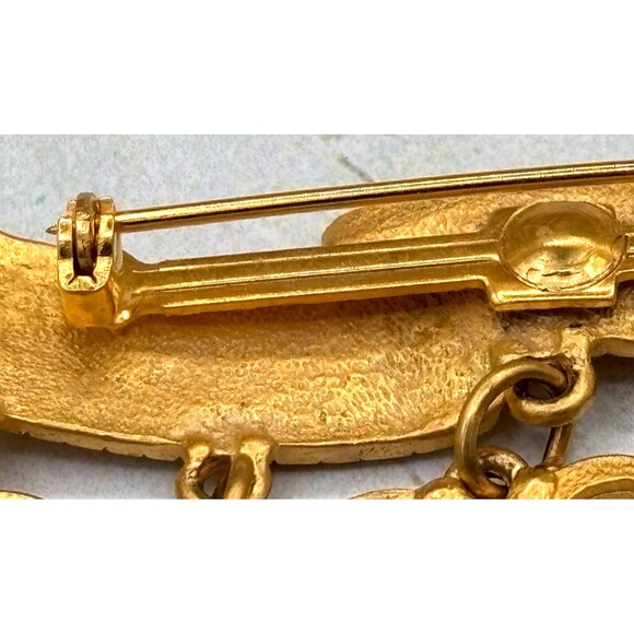 JJ Jonette Seamstress‎ Tailor Brooch Pin Brushed Gold Tone Sewing Tools Vintage - Picture 6 of 9